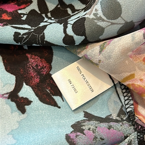 Beautiful sheer Spense floral blouse - Picture 9 of 9